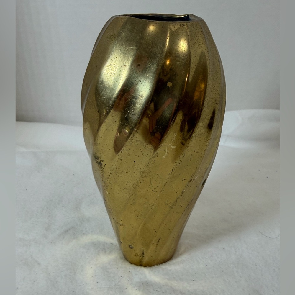 Vintage Mid Century Solid Brass Dry Flower Vase with Swirl Design 6 Inches Tall
